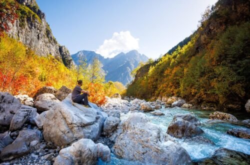 5 Amazing Adventures for Solo Travelers in 2025